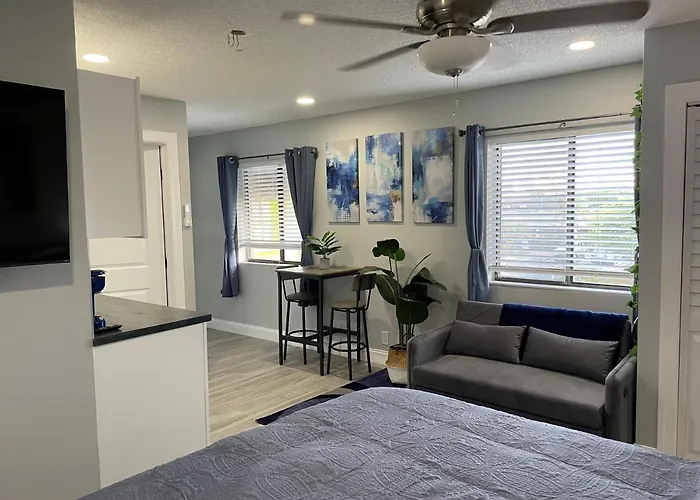 Sunny Palms Inn